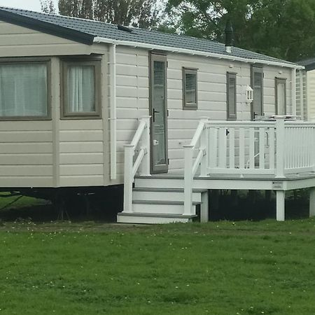 Отель Butlins Minehead Caravan 120 River Cove Passes Included Экстерьер фото